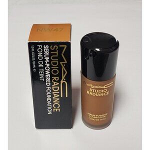 MAC NW47 Studio Radiance Serum Powered Foundation